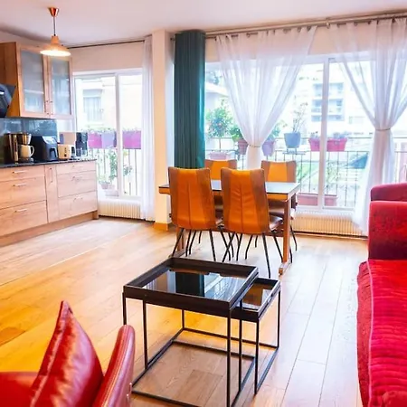 11th Arrondissement Urban Appartement *